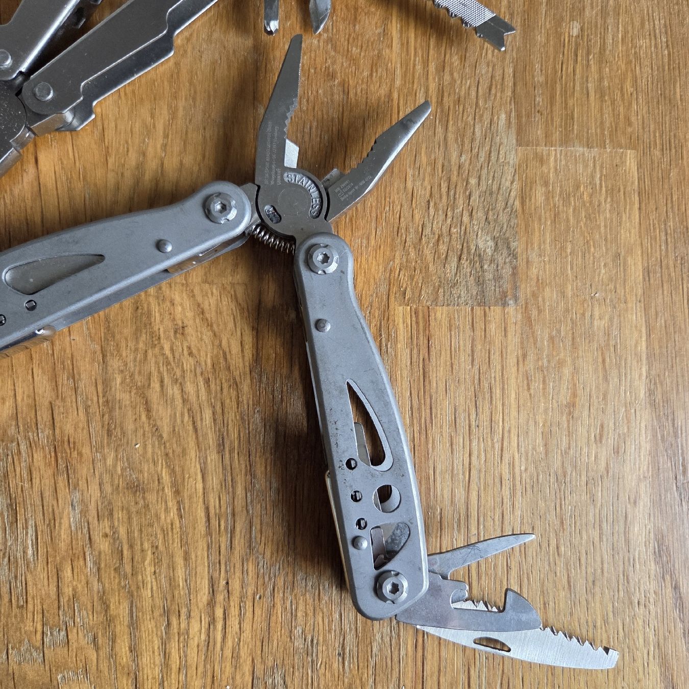 Tous les outils: 2x Multitool Werkzeuge – D'occasion à Stans par Ducati16 2