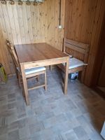 Küchentisch mit Stühle und Bank