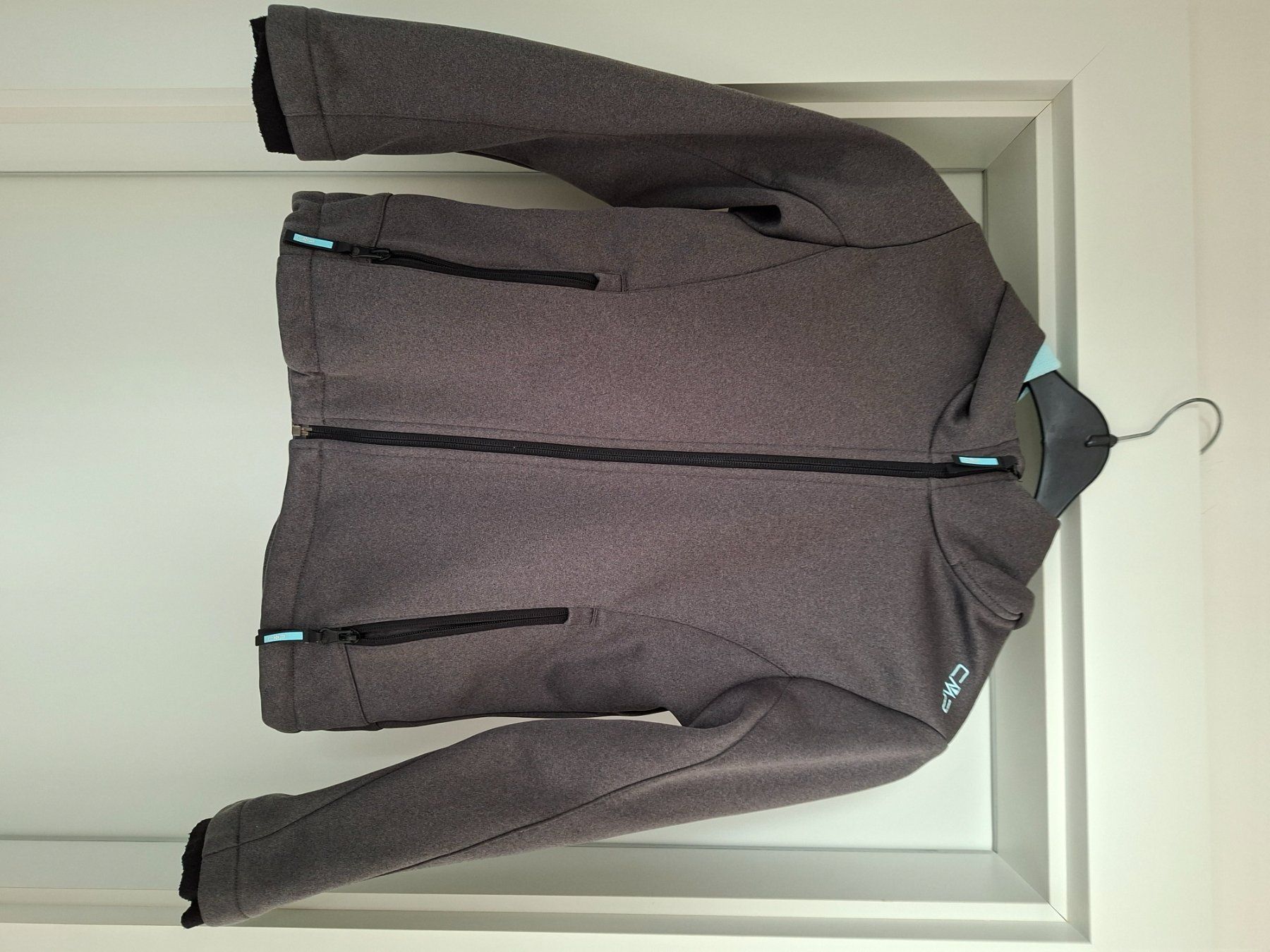 CMP Giacche: CMP Softshelljacke grau mit Kapuze guter Zustand – Usato da Ehrendingen venduto da CHMEX 6