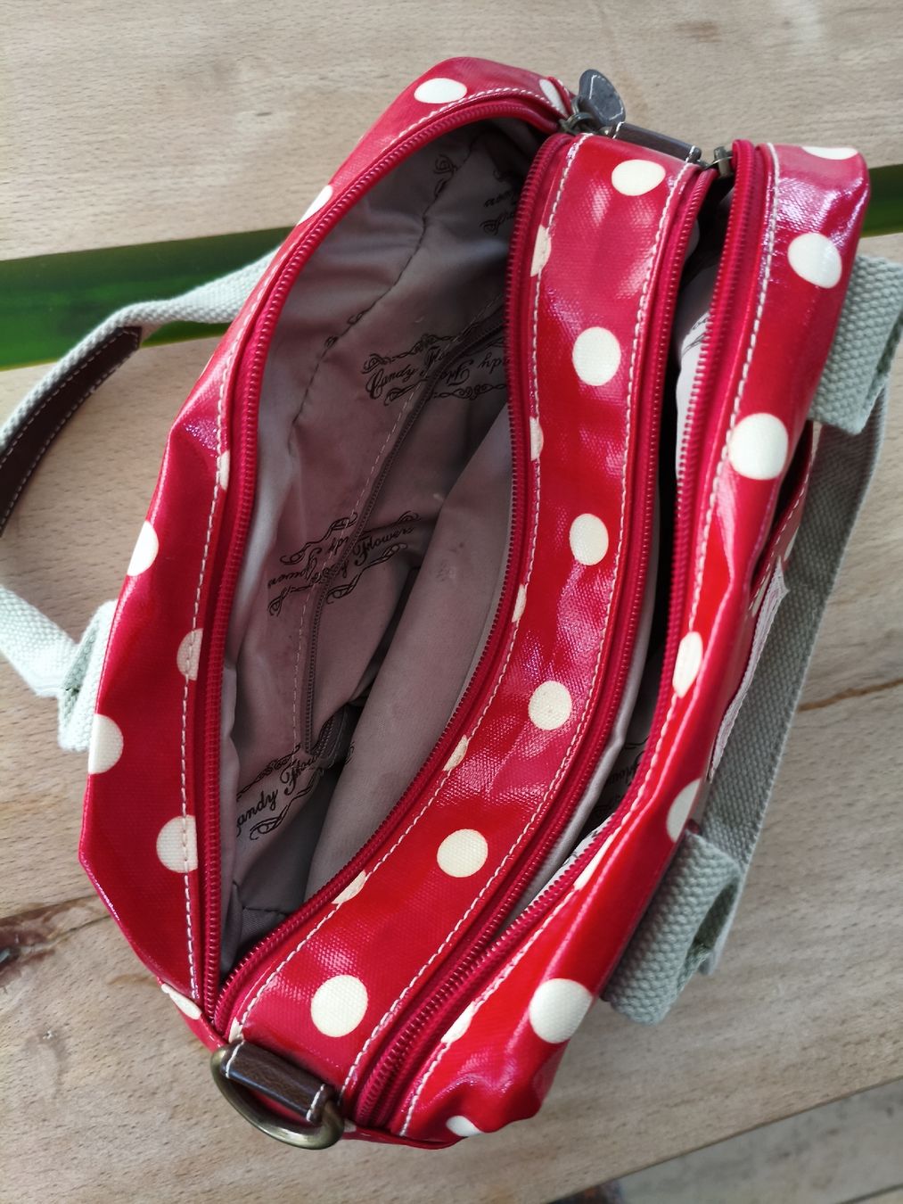 Custodie per cosmetici: Candy Flowers Necessaire – Usato da Hermiswil venduto da Volvorine 1