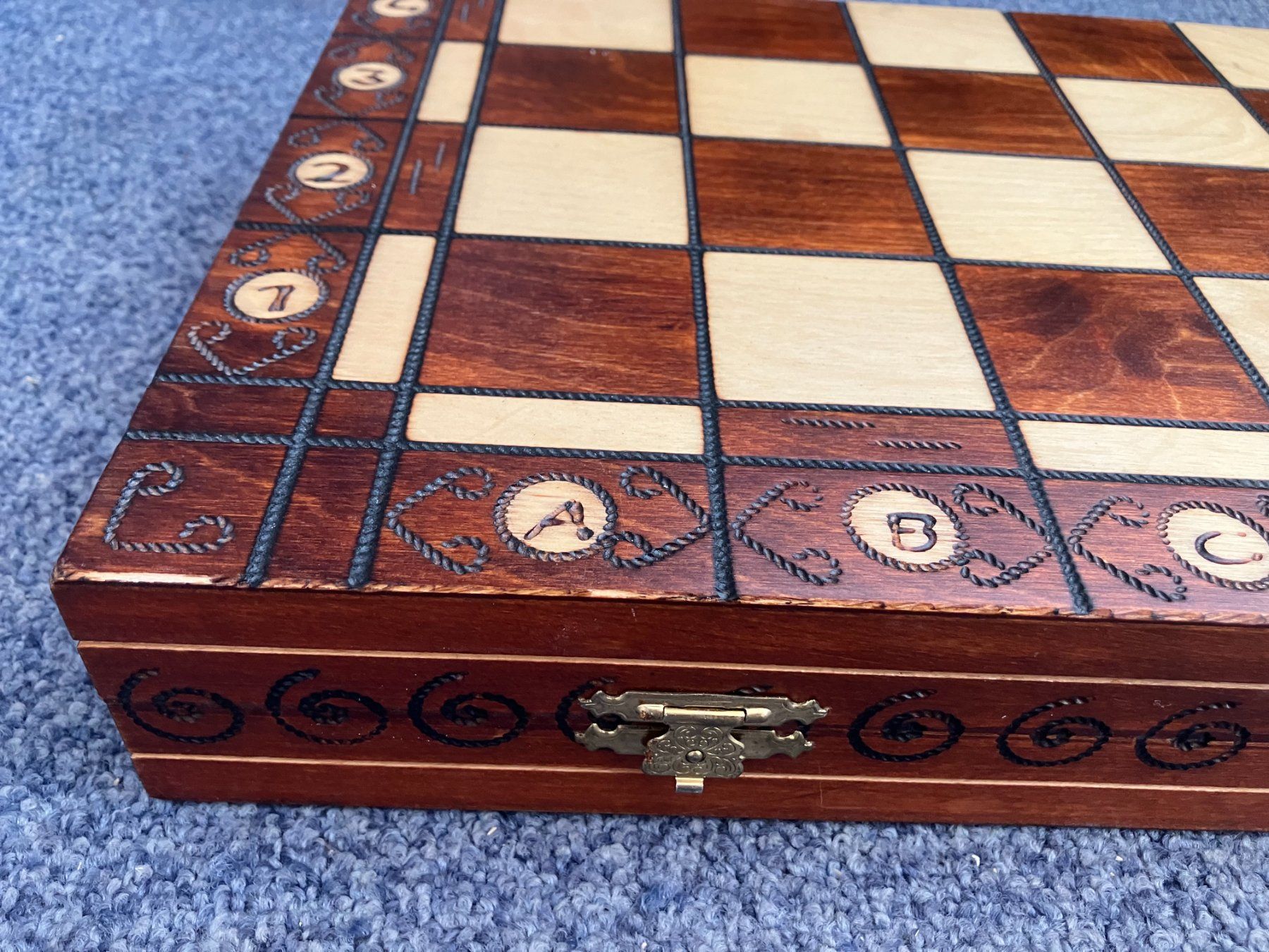 Spiele: Echiquier artisanal (grande taille) – Gebraucht aus Meyrin von Julien333 3
