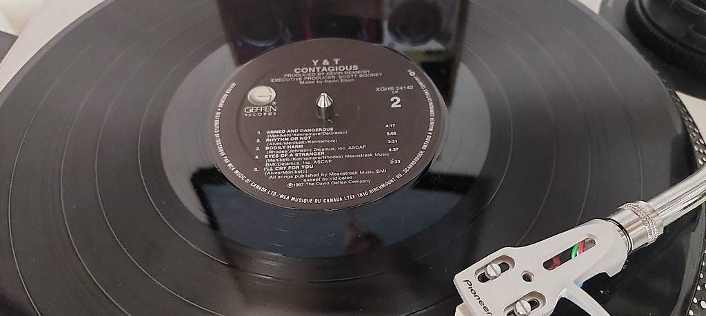 Dischi in vinile: Y&T : Contagious LP(1987) US-Hardrock – Usato da NENDELN venduto da Vinylandmote 2