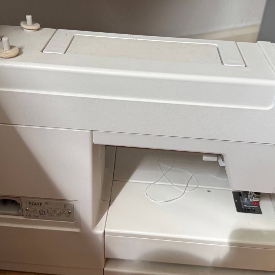 Pfaff Nähmaschinen: Nähmaschine  – Gebraucht aus Zürich von KONTAKT01 4