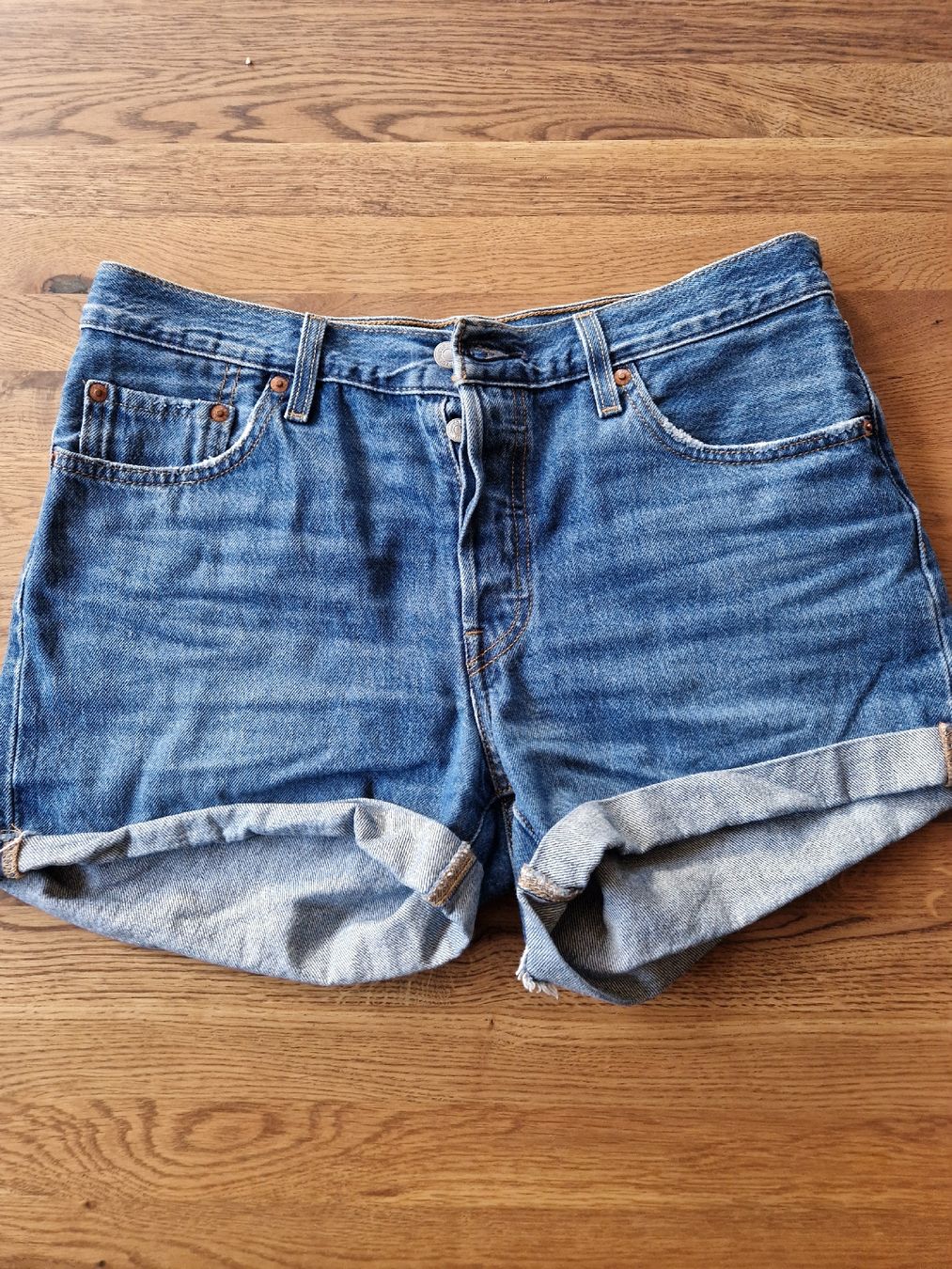 Levi's Jeans: Levis Shorts – Gebraucht aus Bern von lir_k5g6 2