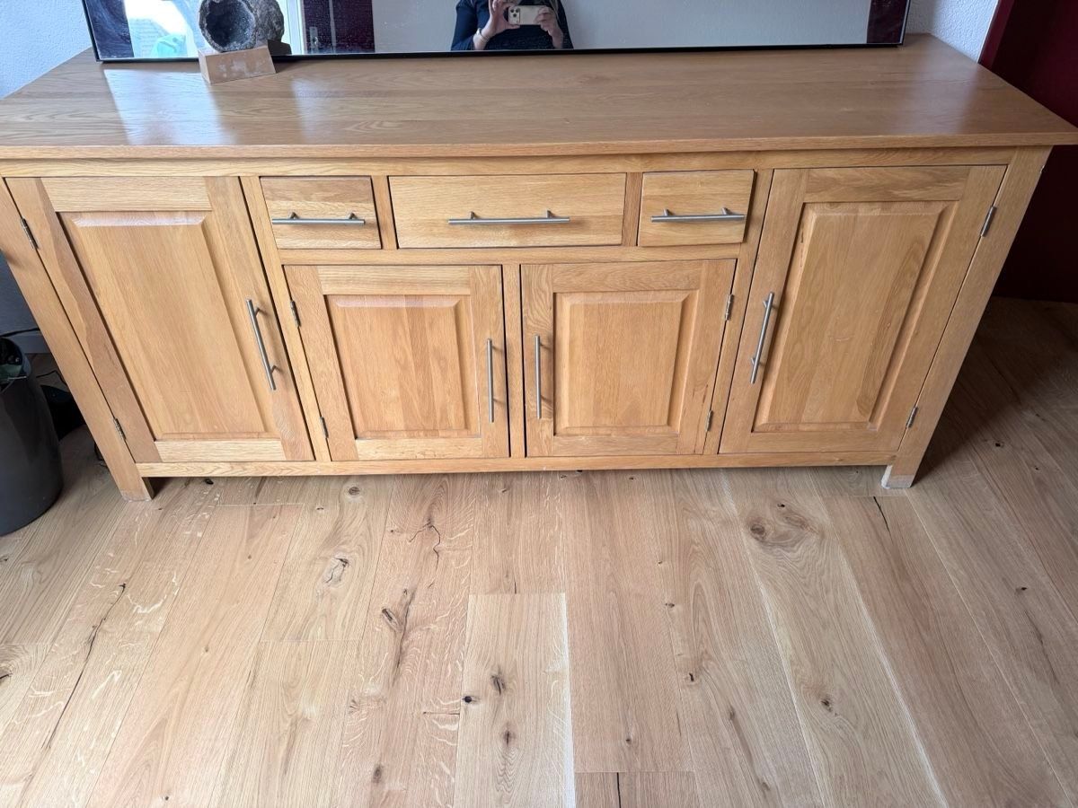 Cassettiere: Massives Eichenholz Sideboard Kommode Anrichte natur geölt – Usato da Dietikon venduto da erdbeeren 1