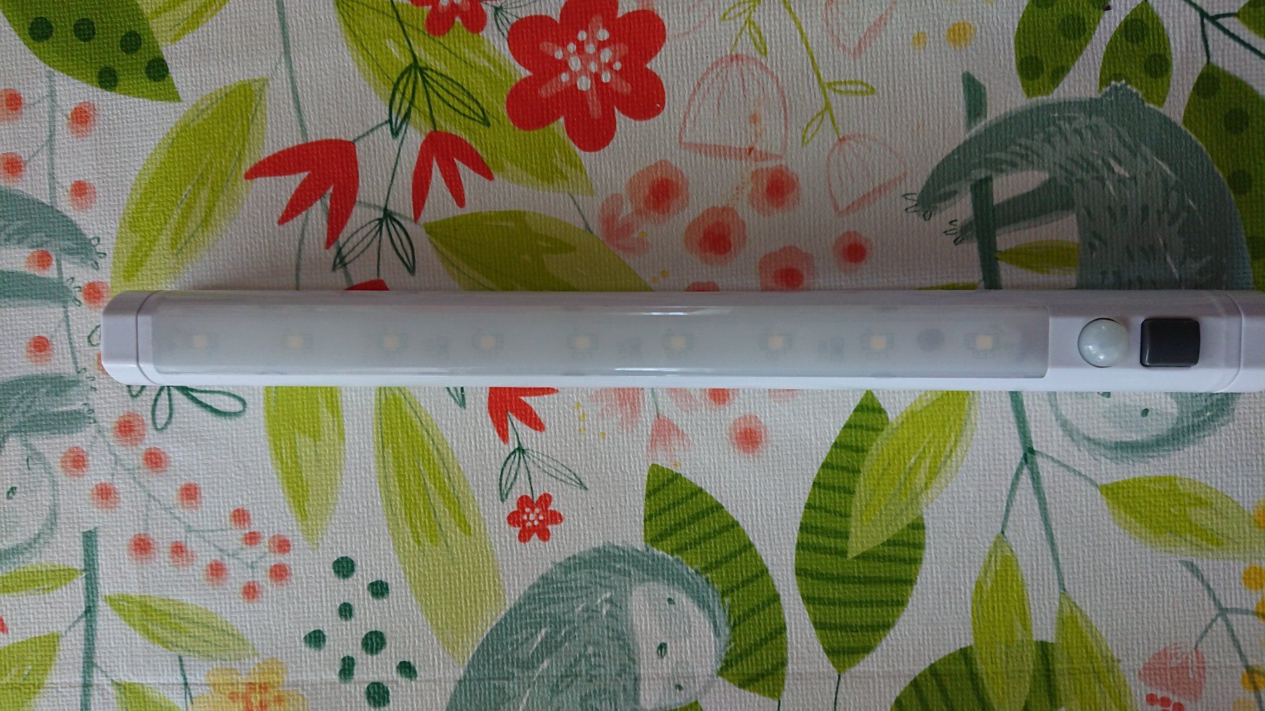 Lampen: Barre LED détecteur de mouvement – Neu (gemäss Beschreibung) aus Cugy VD von Twinsen93