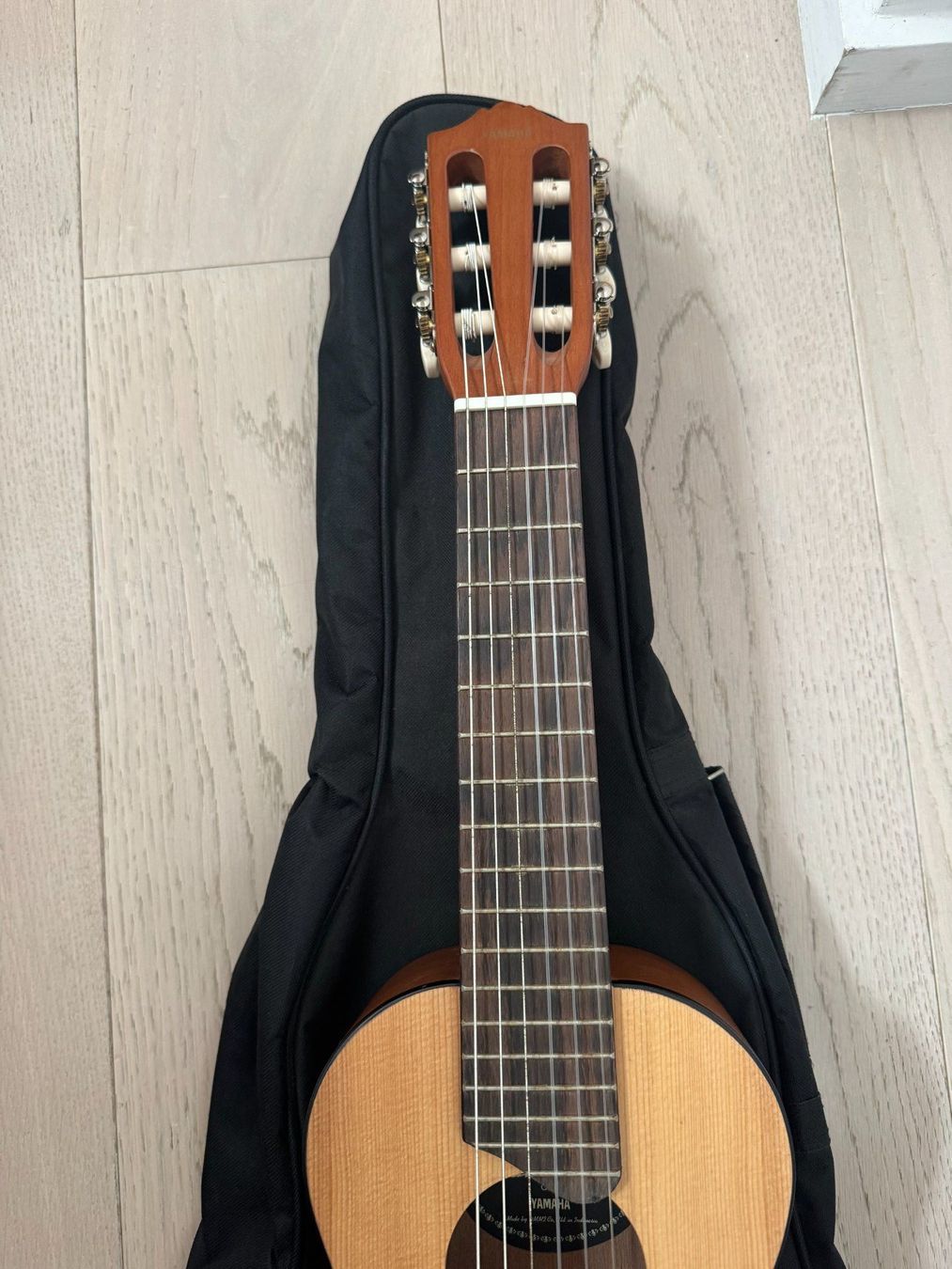 Yamaha Musikinstrumente: Guitalélé Yamaha GL-1 – Gebraucht aus Vandoeuvres von mathdriving 1