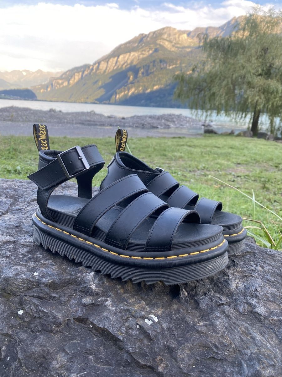 Dr. Martens Damenschuhe: Dr Martens Sandalen Black Leather – Neu (gemäss Beschreibung) aus Schattenhalb von and_5wk7