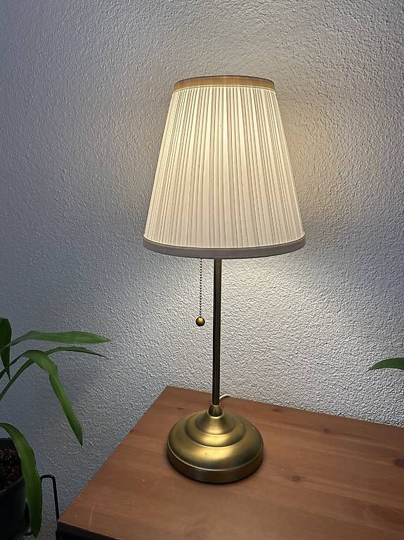 Lampen: Tischlampe – Gebraucht aus Roggwil TG von Ajomi