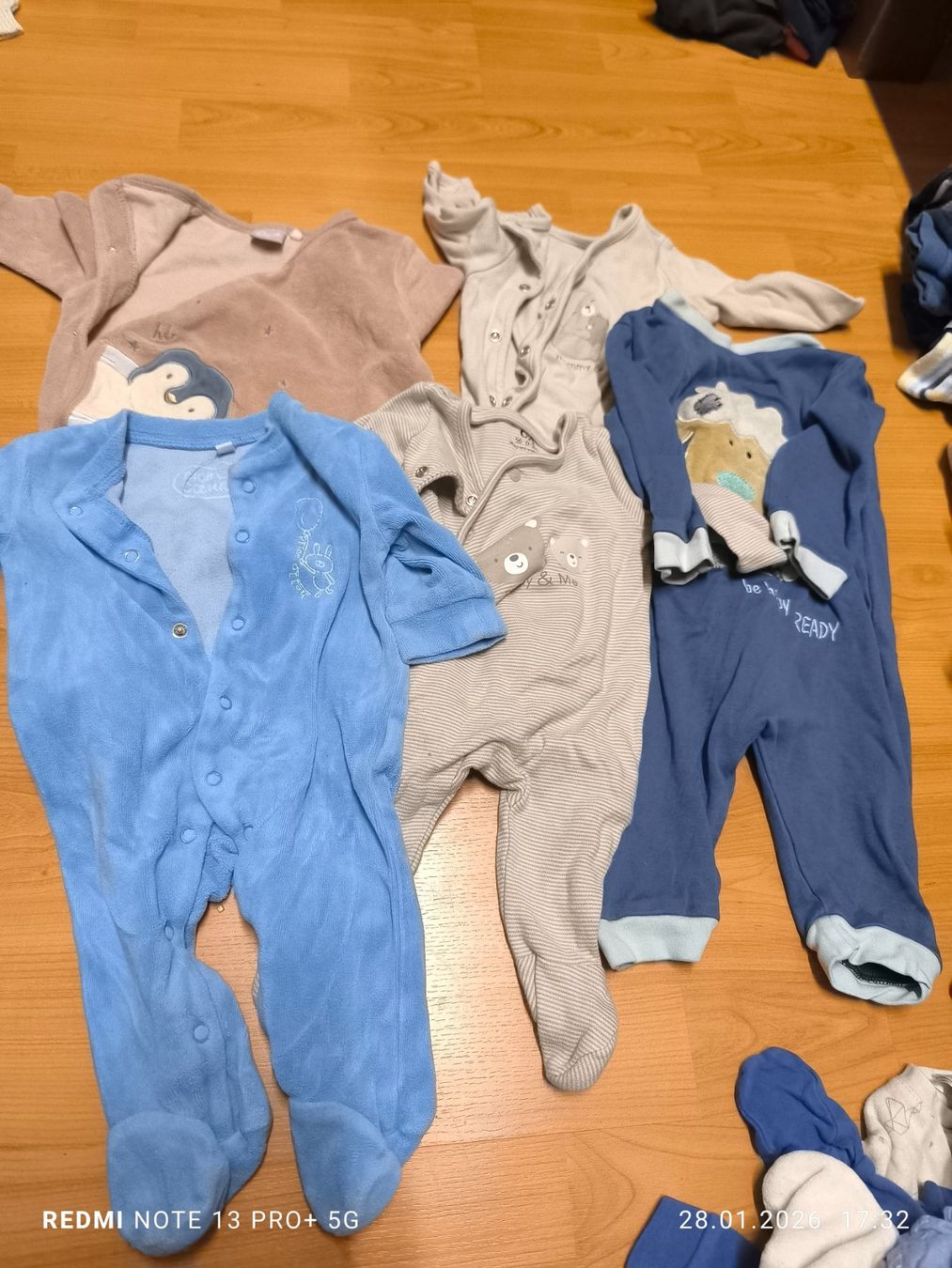 Lotti & Set di vestiti: Babykleider Grösse 50/56 – Usato da Jona venduto da mi2020 2