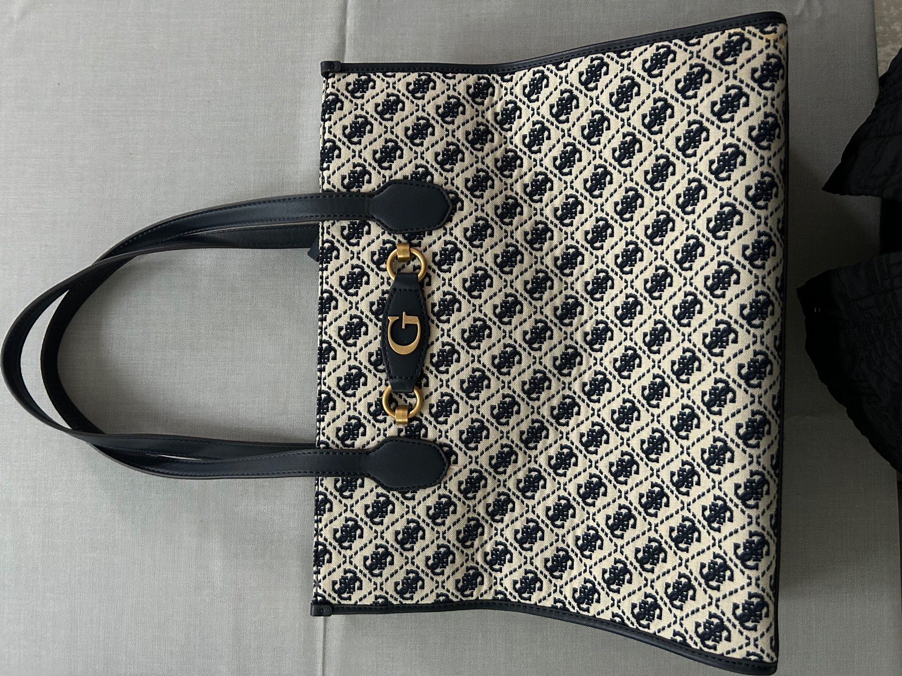 Guess Taschen für Damen: GUESS Handtasche – Gebraucht aus Widnau von FuxinderGasse