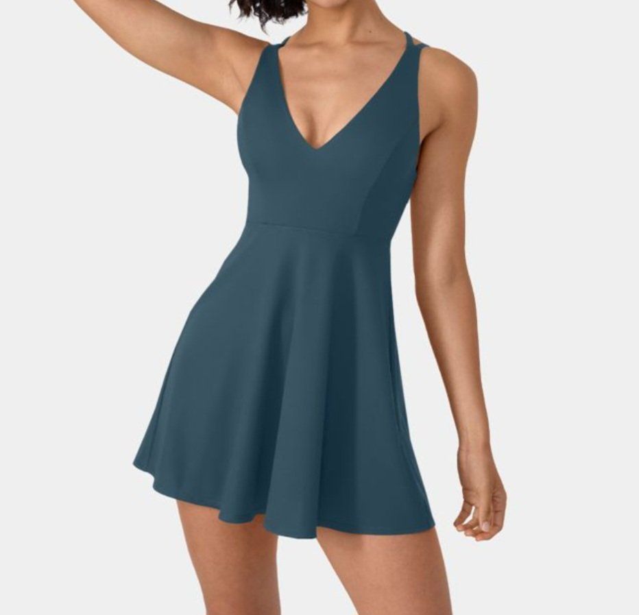 Kleider: Halara Kleid – Gebraucht aus Spiez von mel_z8d5 2