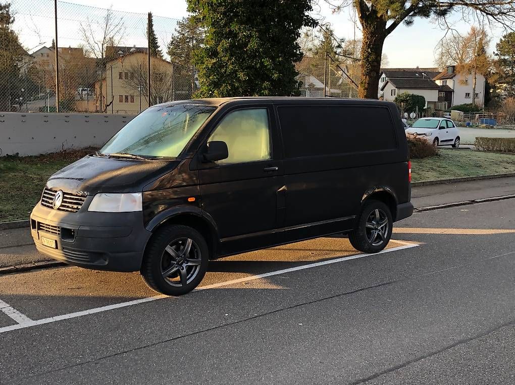 VW Camping Fahrzeuge: VW T5 Camper  sofort reisefertig – Gebraucht aus Dübendorf von schakalanze 3
