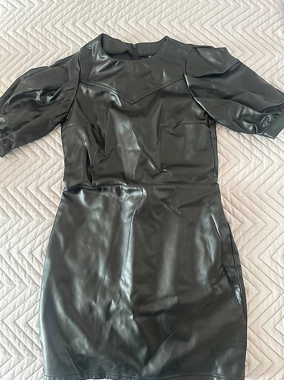 Vestiti: Robe hiver T36 bon etat – Usato da Schmitten FR venduto da MmeCruz