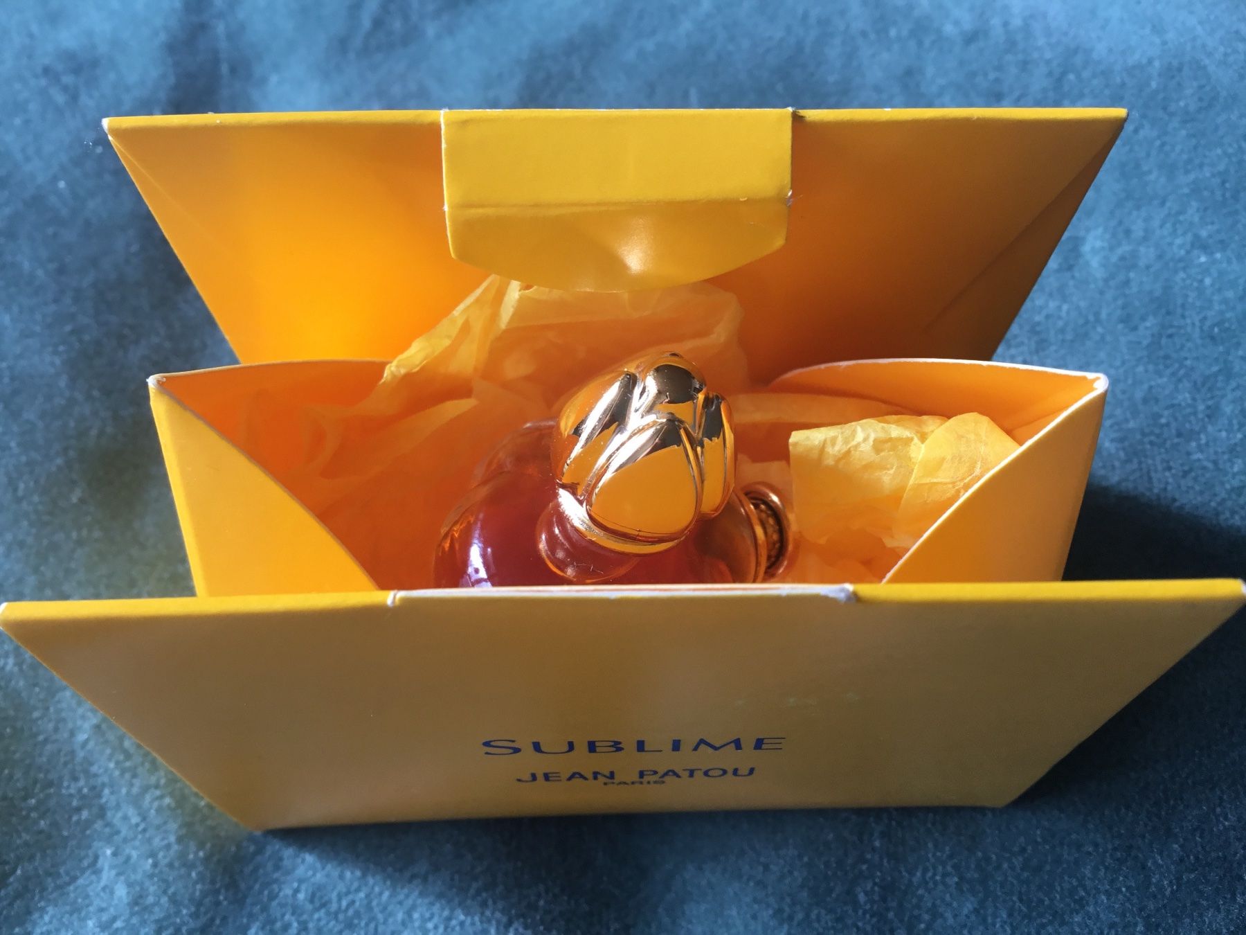 Parfum & Eau de Toilette: Jean Patou miniature parfum broche Sublime – Neu und originalverpackt aus Le Landeron von nic_8hd5 3