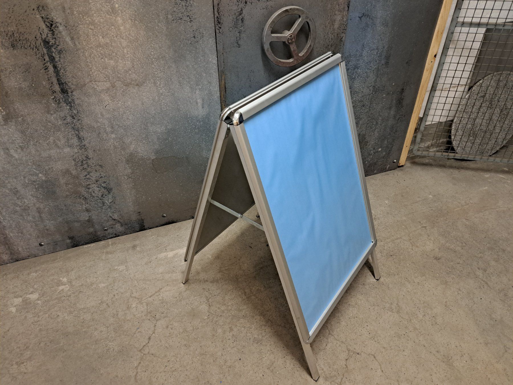 Carte collezionabili: Kundenstopper Stehle Wechselrahmrn Display – Usato da Belp venduto da deal-now 1