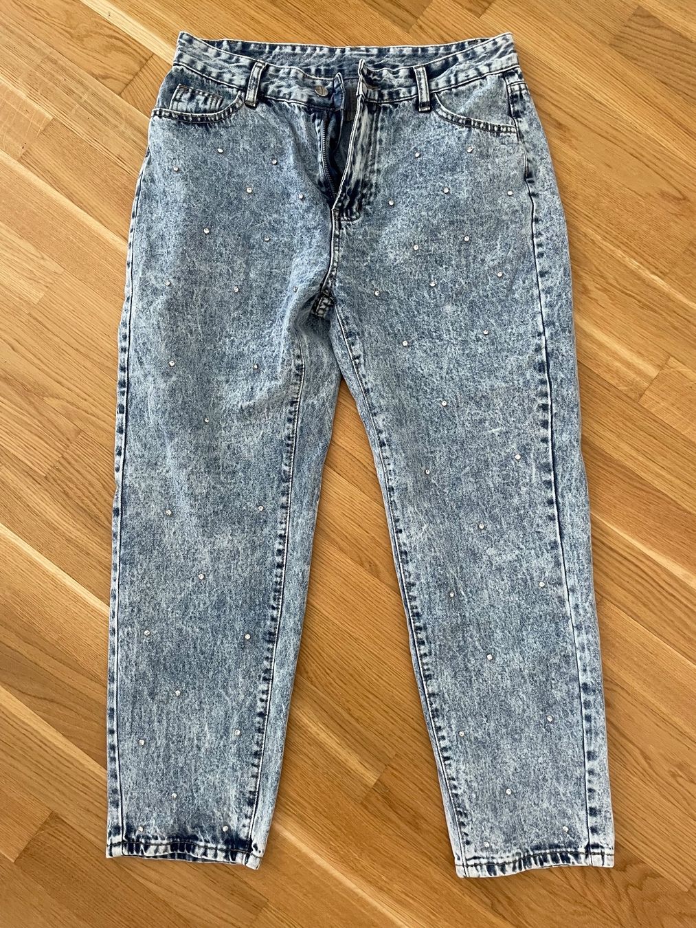 Jeans: Jeans mit Glitzersteinen | Grösse 40 – Nuovo (secondo la descrizione) da Niederrohrdorf venduto da jasmiinw