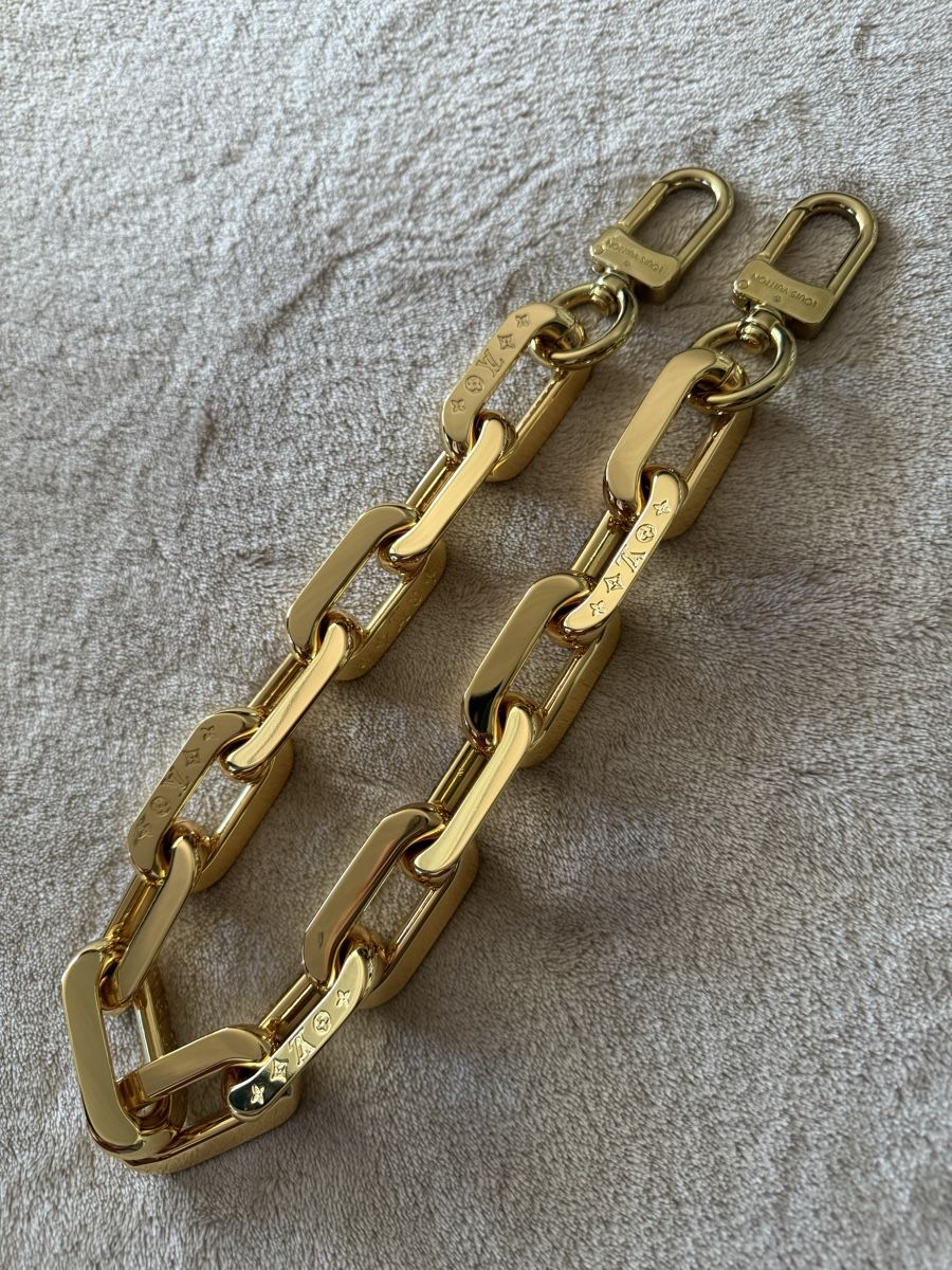 Louis Vuitton Altro in  Abbigliamento & Accessori: Louis Vuitton Coussin Kette – Usato da Liestal venduto da Joslie_mc 3