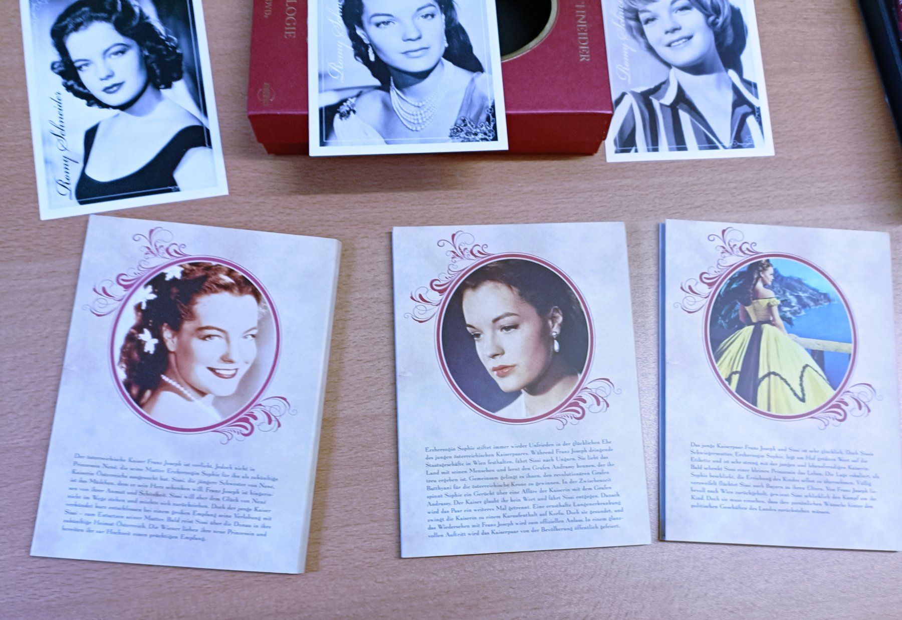 Tutti i DVDs: 3DVD BOX - SISSI TRILOGIE - ROMY SCHNEIDER inkl. Postkarten – Nuovo (secondo la descrizione) da Köniz venduto da Movieportal007 2