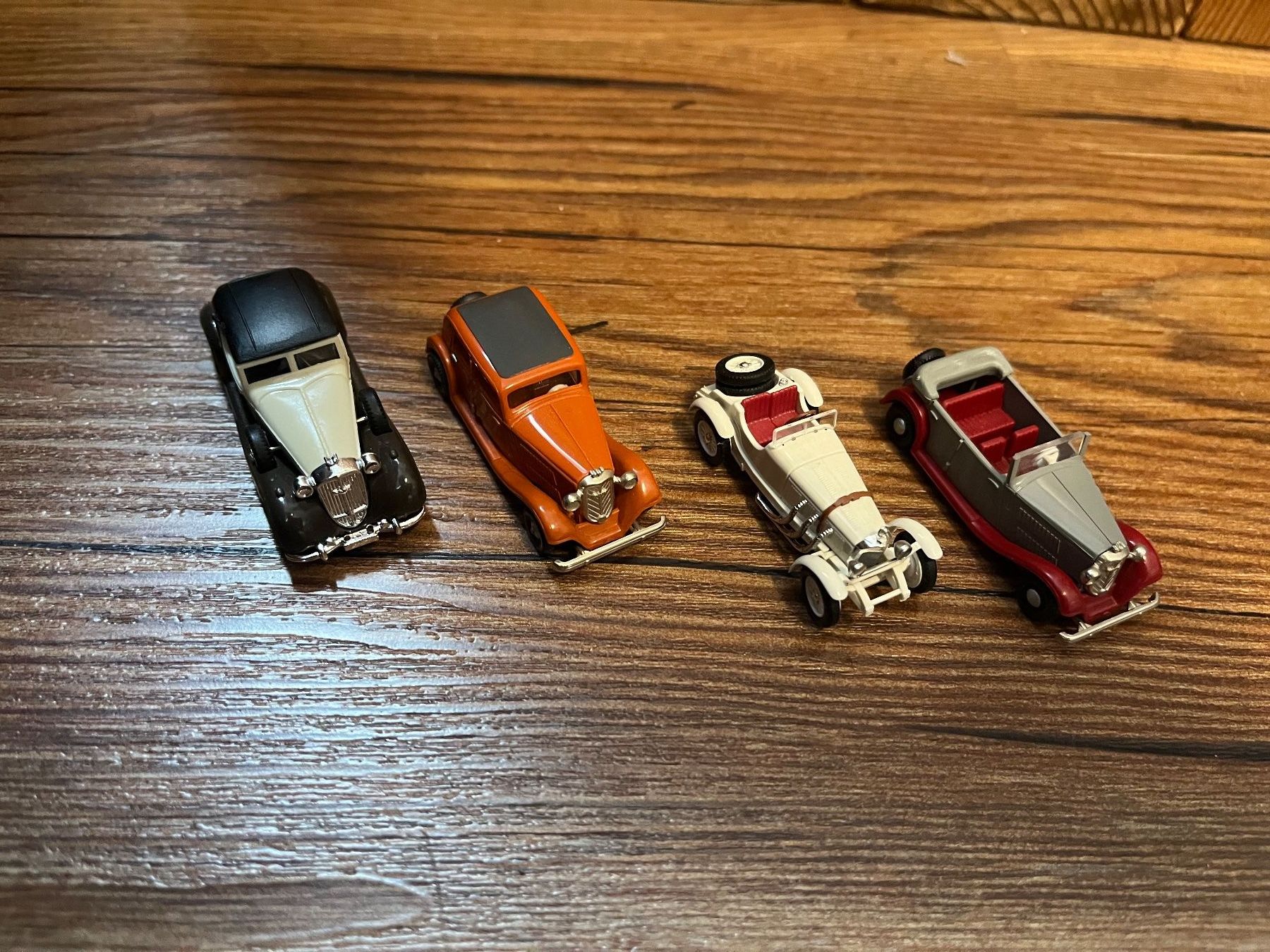 Voitures modèles: Modellautos Oldtimer (4 Stück) – D'occasion à Hirzel par momo24Horgen