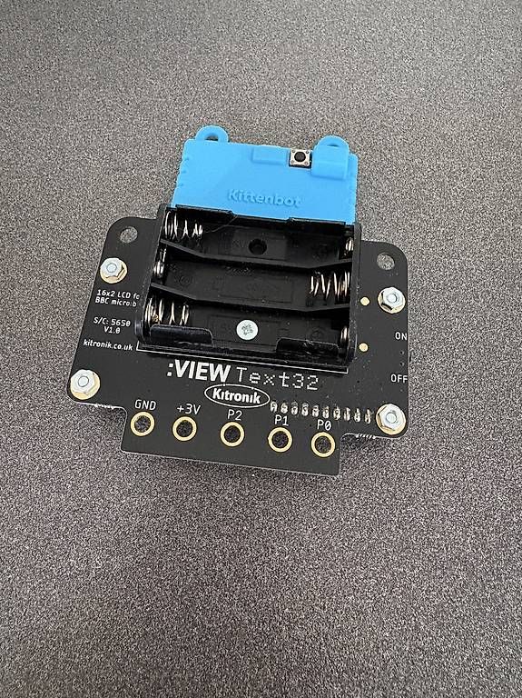 Componenti elettronici: BBC micro:bit mit :VIEW Text 32 und Kitten-Hülle – Usato da Basel venduto da Summer.Day 1