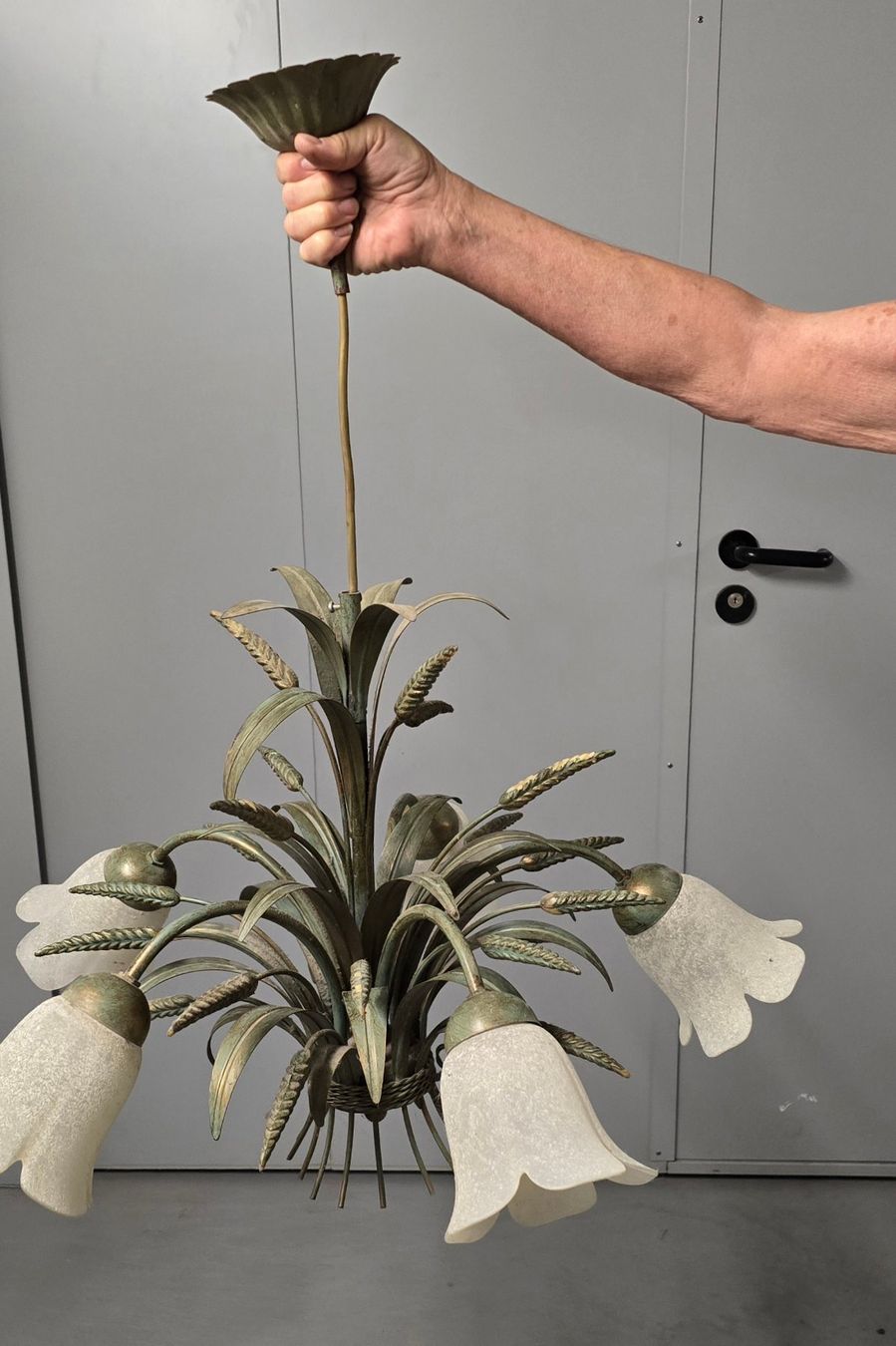 Lampade: Hängeleuchte Blumen Design Metall Antik 5 Glasleuchten – Usato da Uetliburg SG venduto da SUGORI 1