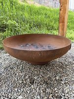 Sehr schöne Feuerschale zusätzlich Grillrost 