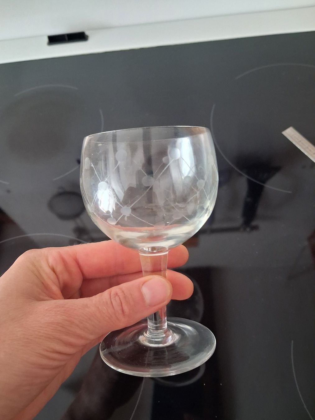 Bicchieri: 6er Set Weingläser mit Schliffmuster, feine Wein-Kelche – Nuovo (secondo la descrizione) da Wald ZH venduto da e8e 6