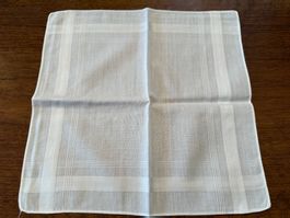 Klassisches Stofftaschentuch weiss kariert gebraucht