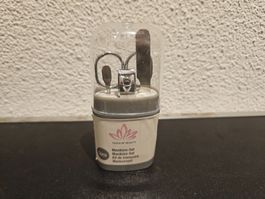 Neu - Maniküre -Set (Verp. Beschädigt)