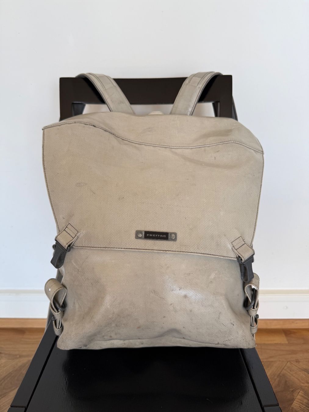 Freitag Sacs à dos: Freitag Rucksack hell grau – D'occasion à Zürich par Midcentury