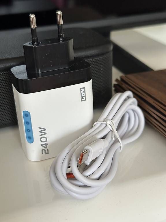 Unità & Adattatore: 240W USB-C-Ladegerät, schnelles Laden – Usato da Luzern venduto da claiudiu