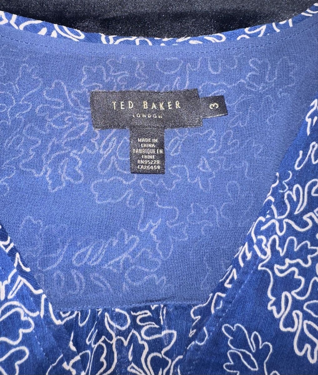 Ted Baker Blusen: TED BAKER BLUSE GR. M (3) neuwertig – Neu (gemäss Beschreibung) aus Unteraegeri von MH203 8