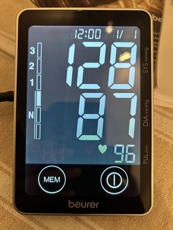 Tensiomètre électronique Bras Beurer BM 58 Noir - Écran LCD Rétroéclairé Avec Connexion USB