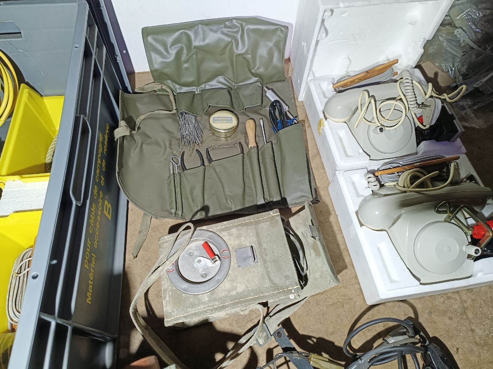 Radiocomunicazione: Amateurfunk Zivilschutz Schweizer Armee – Usato da Ufhusen venduto da Condor95 7