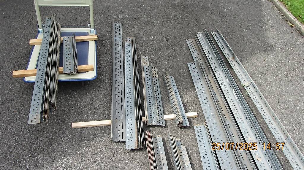 Profile: Metallprofile – Gebraucht aus Bischofszell von wiscbi