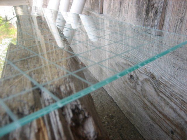 Tavoli: Beistelltisch mit Glasplatte weiss – Usato da Winterthur venduto da pf02 8