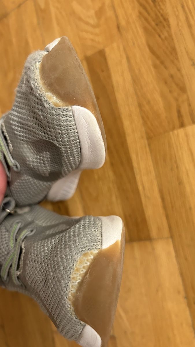 Scarpe per ragazzi: KangaROOS Hallenschuhe Grösse 29 – Usato da Stäfa venduto da sch_m7kj 2