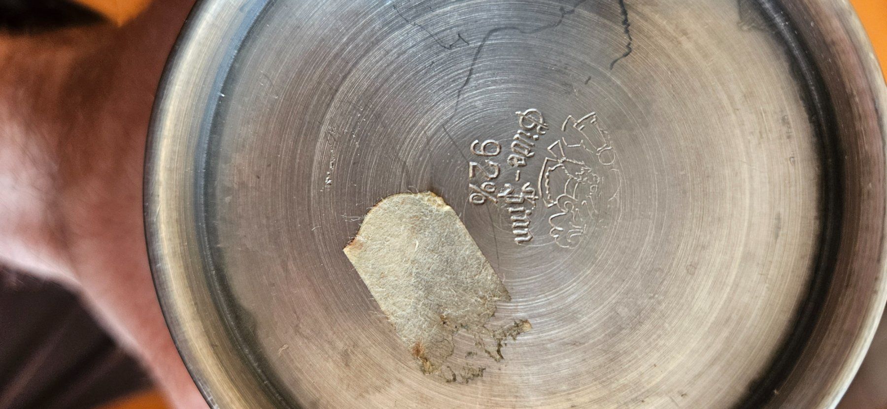 Set di piatti: Zinn Dose mit Deckel – Usato da Lenk im Simmental venduto da oli66661