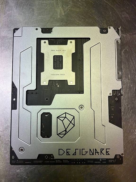 Gigabyte Schede madri: Gigabyte X399 Designare EX Mainboard TR4, ohne CPU – Usato da Zürich venduto da mozii 4