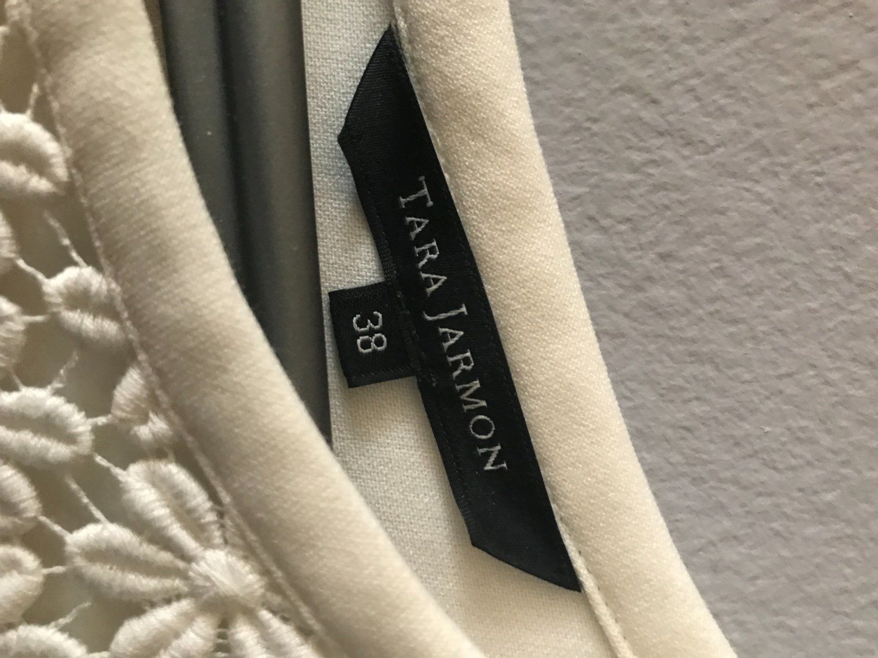 Tara Jarmon Vestiti: Tara Jarmon Spitzen - Sommerkleid 38 – Usato da Luzern venduto da Turmliebe 3