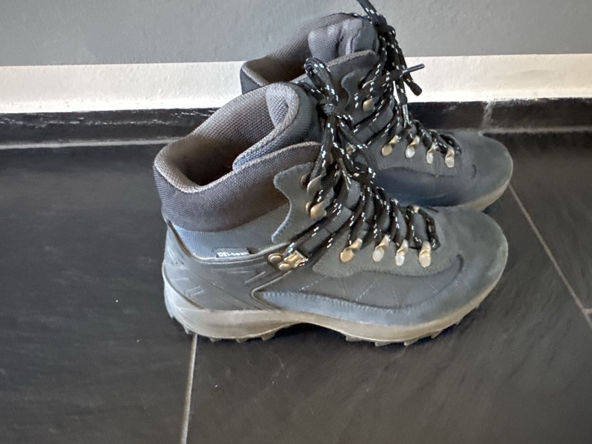 Scarpe da uomo: Wanderschuhe grau Grösse 37 gebrauchter Zustand – Usato da Dänikon ZH venduto da snowfish26 1