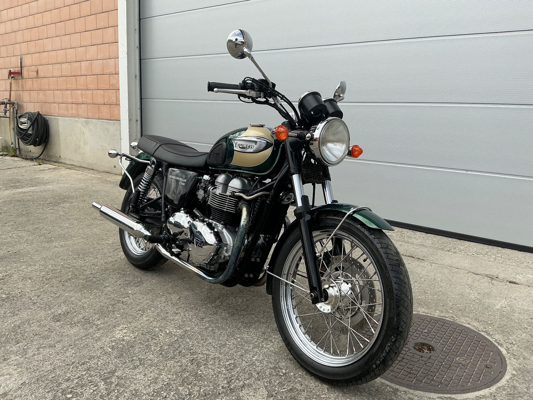 Triumph Chopper: TRIUMPH BONNEVILLE T100 – Usato da strengelbach venduto da Zoks