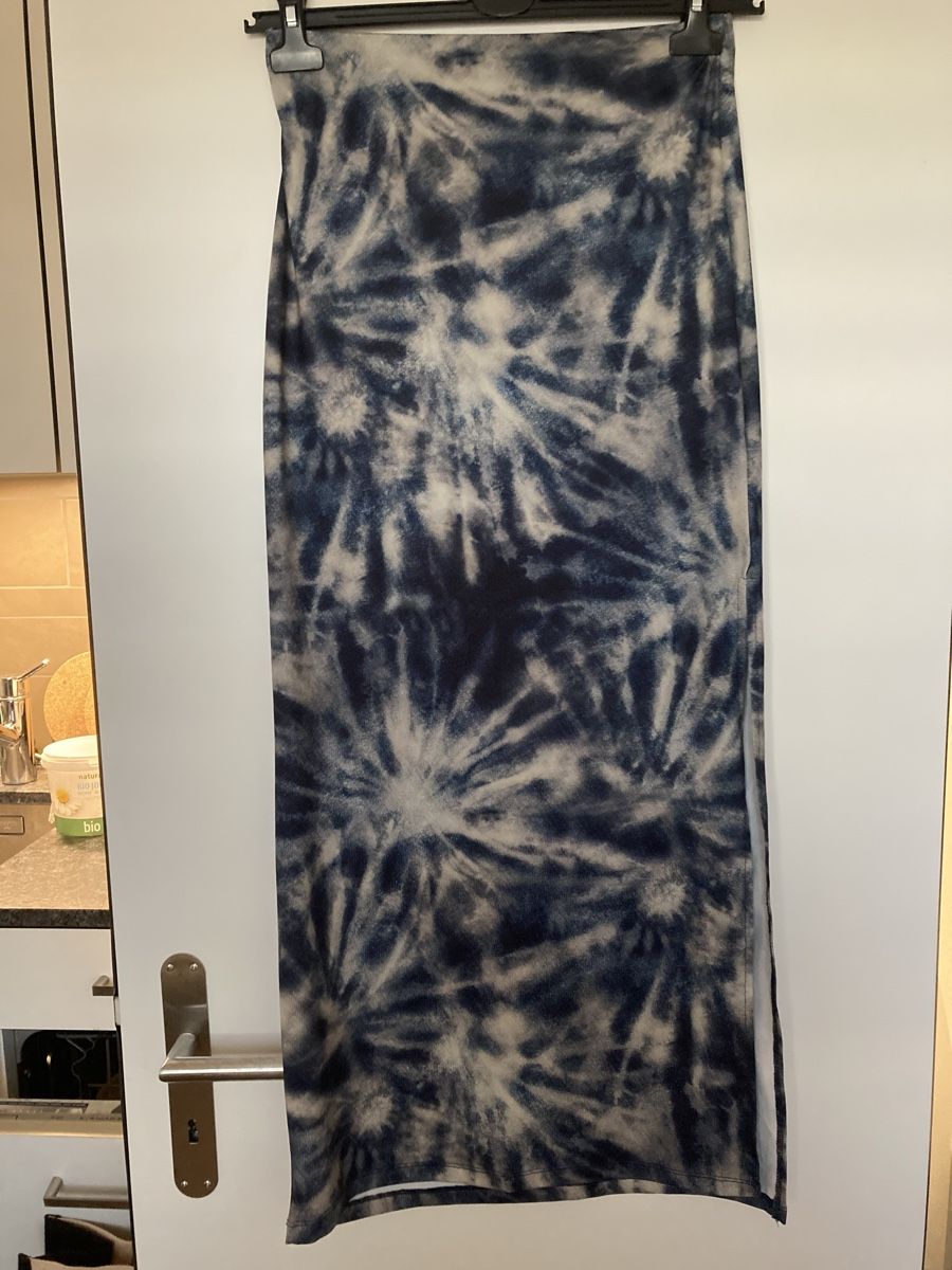 Bershka Gonne: Rock mit Leo-Muster blau/beige Grösse M – Usato da Zürich venduto da Timbera