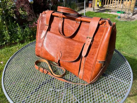 Grosse braune Ledertasche 55 x 30 x 35 cm mit vielen Fächern