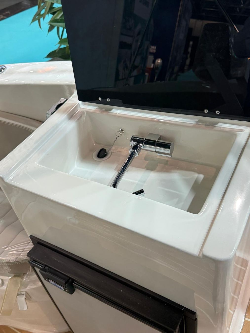 Eolo Barche: Motorboot Eolo 6.9 EL – Nuovo e nell'imballaggio originale da Kriens venduto da monte06 8