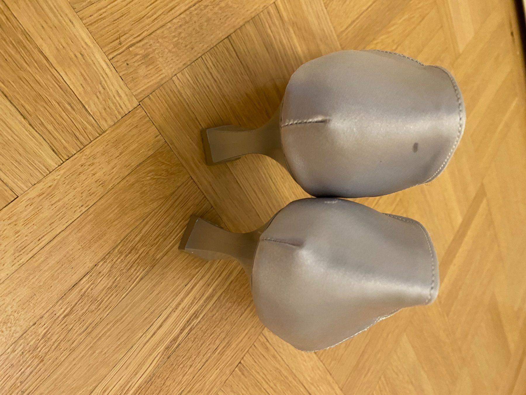 Scarpe da donna: Brautschuhe – Usato da St Gallen venduto da Thedda 2
