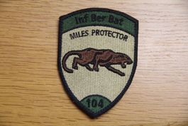 Inf Ber Bat 104, Miles Protector, Badge