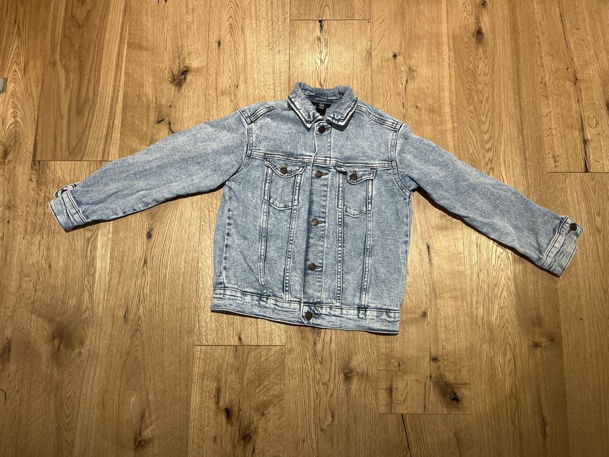 H&M Giacche: Jeansjacke Grösse 140 – Usato da Kriens venduto da seifeschale