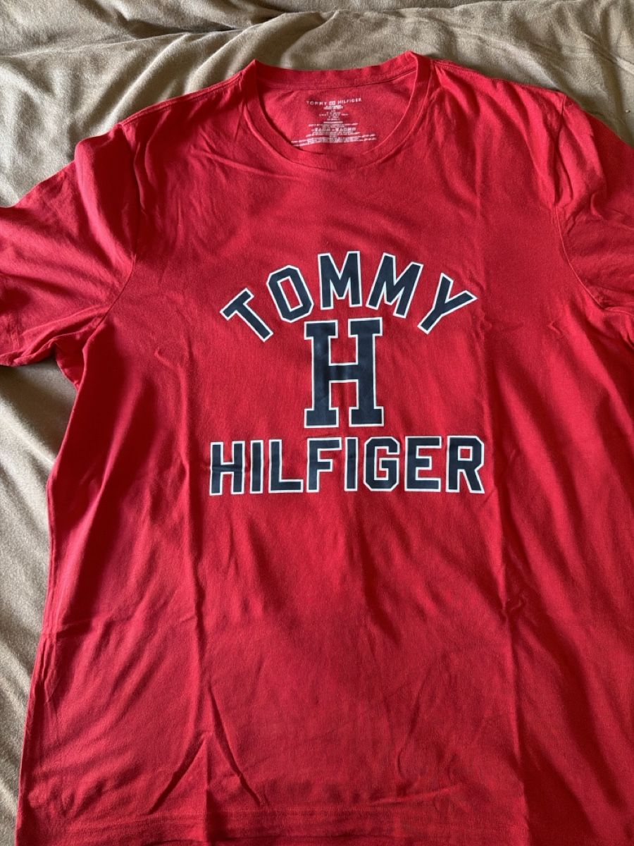 Tommy Hilfiger T-shirt: Tommy Hilfiger – Usato da Sementina venduto da bru_vpp5 2